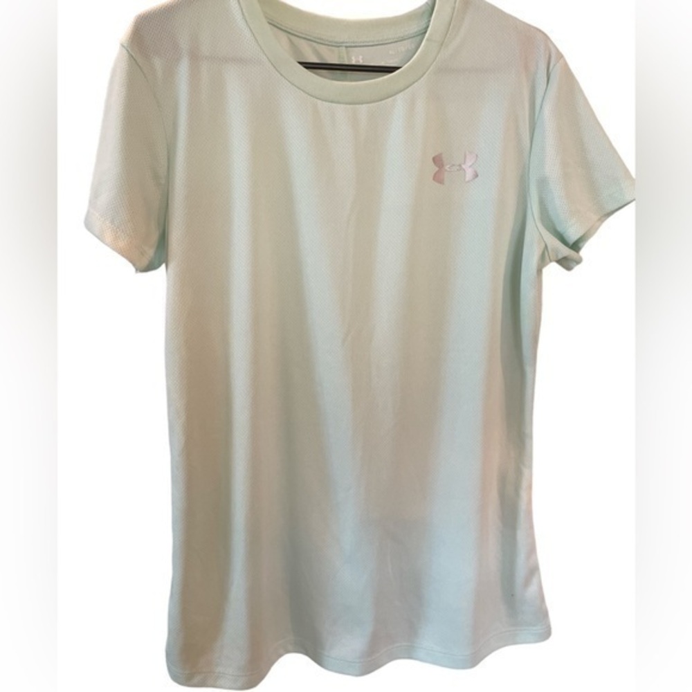 Women’s Under Armour workout shirt size xlg